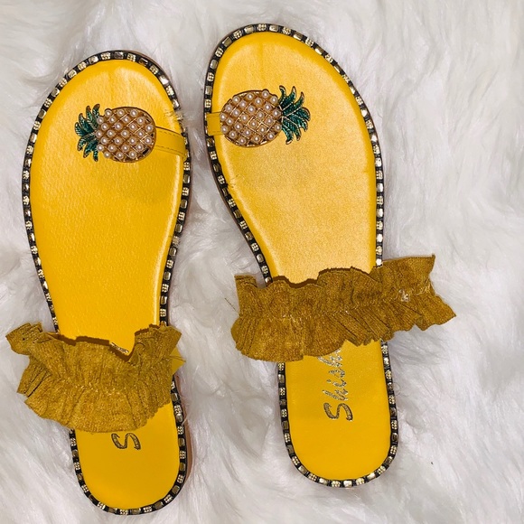 Pineapple Sandals sizes 7-9 - Picture 2 of 2